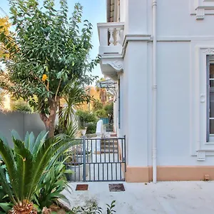 Angelus Guest house