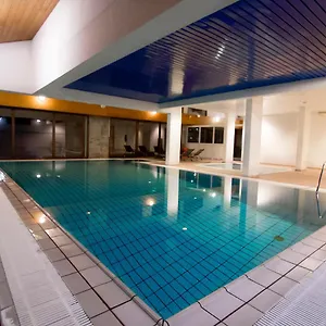 https://hotel-restaurant-le-bellevue-thollon.hotels-rhonealpes.com